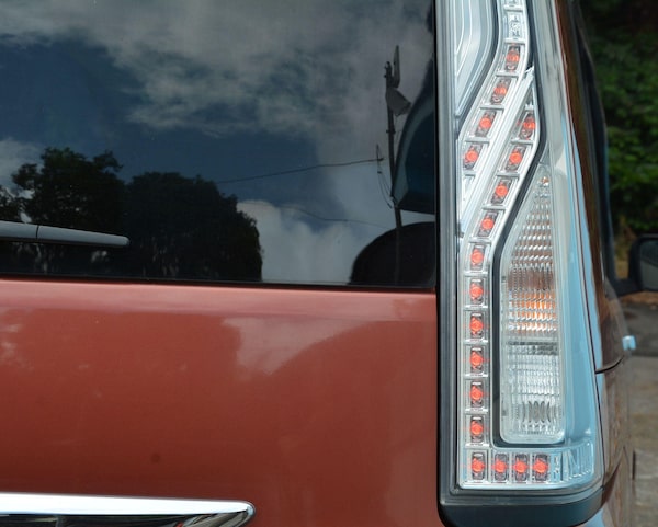 Used Nissan Serena for sale - 76151767: Photo 24
