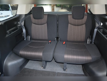 Used Nissan Serena for sale - 76151767: Photo 3