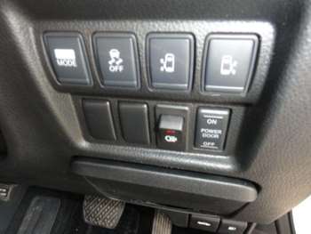 Used Nissan Elgrand 2010 for sale - 75363099: Photo