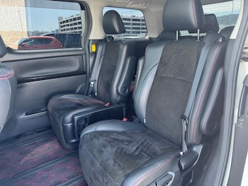 Used Toyota Vellfire 2014 for sale - 78385232: Photo