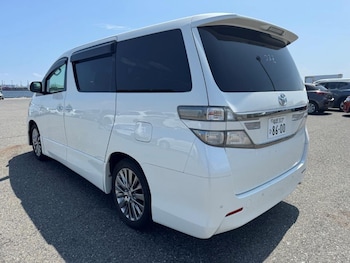 Used Toyota Vellfire 2014 for sale - 78385232: Photo