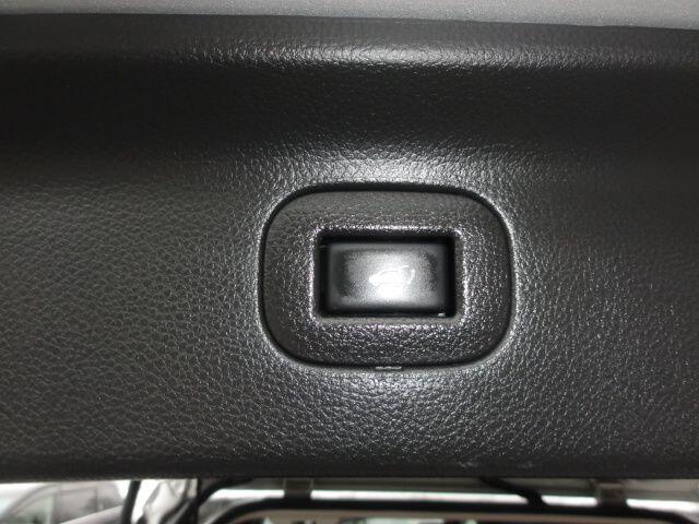 Used Nissan Elgrand 2022 for sale - 77016904: Photo 13