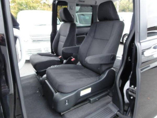 Used Honda Stepwagon for sale - 76349389: Photo 14