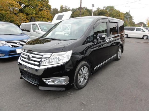Used Honda Stepwagon for sale - 76349389: Photo 2