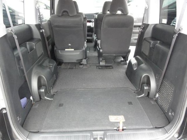 Used Honda Stepwagon for sale - 76349389: Photo 5