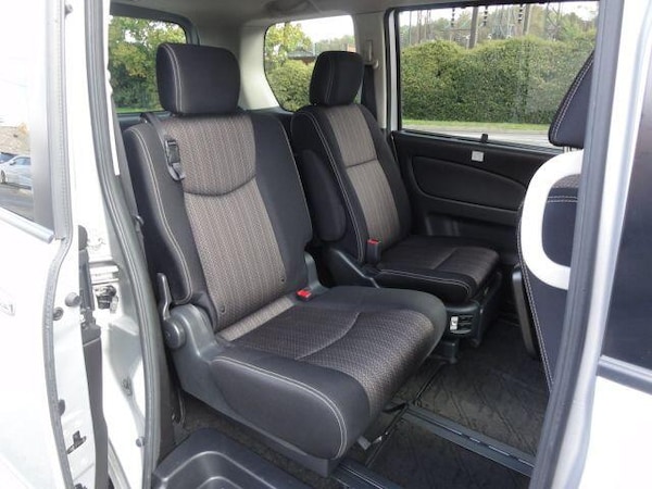 Used Nissan Serena for sale - 76151344: Photo 14