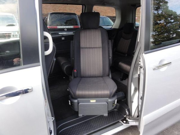 Used Nissan Serena for sale - 76151344: Photo 19