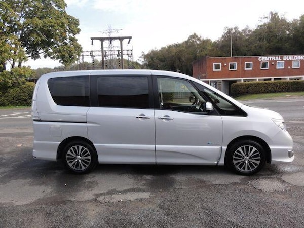 Used Nissan Serena for sale - 76151344: Photo 6