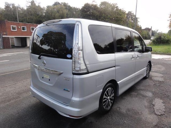 Used Nissan Serena for sale - 76151344: Photo 7