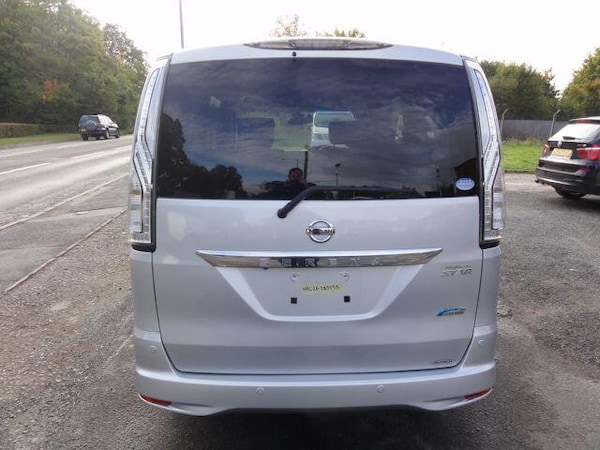 Used Nissan Serena for sale - 76151344: Photo 8