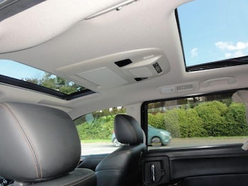 Used Nissan Elgrand 2010 for sale - 75940970: Photo