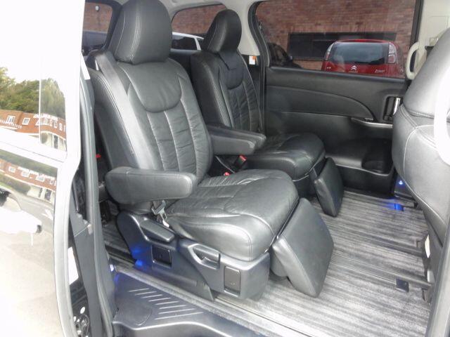 Used Toyota Estima 2025 for sale - 76995635: Photo 2