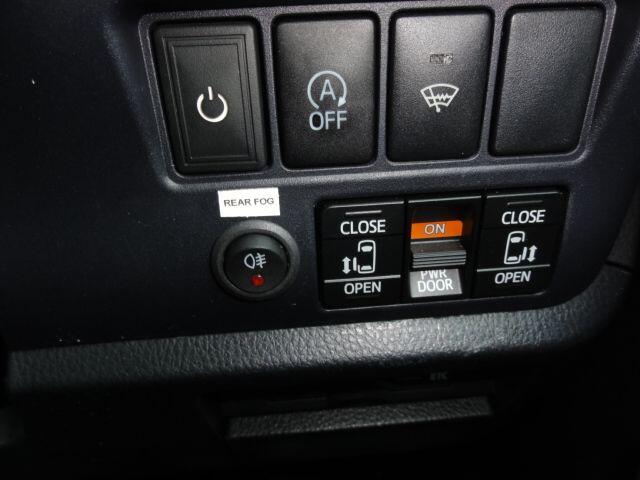 Used Toyota Voxy for sale - 77824749: Photo 10