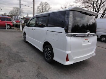 Used Toyota Voxy 2015 for sale - 77824749: Photo