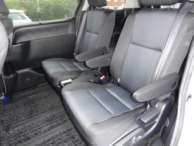 Used Toyota Voxy for sale - 77824749: Photo 3