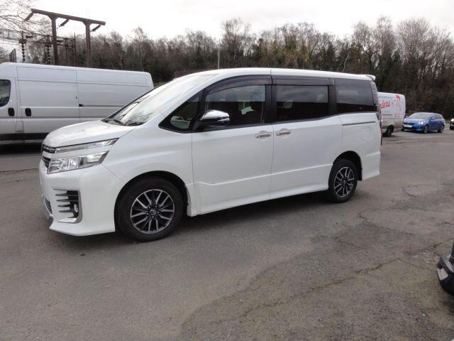 Used Toyota Voxy for sale - 77824749: Photo 6