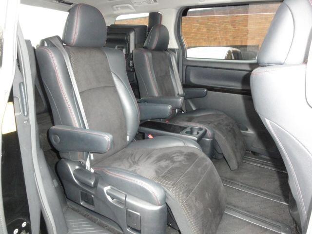 Used Toyota Vellfire 2025 for sale - 77612229: Photo 2
