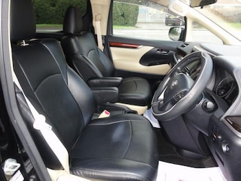 Used Toyota Vellfire 2016 for sale - 77331808: Photo