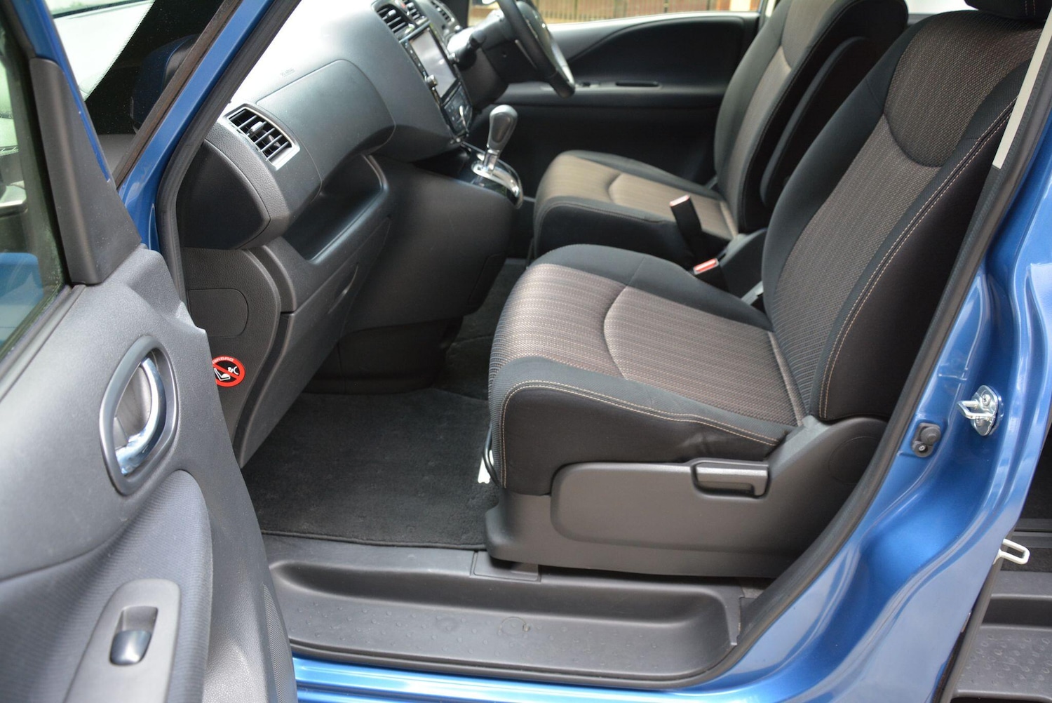 Used Nissan Serena 2025 for sale - 77599839: Photo 16