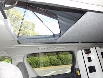 Used Toyota Vellfire 2013 for sale - 79602009: Photo