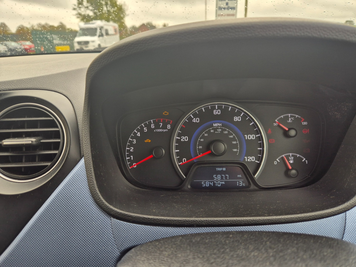 Used Hyundai i10 2014 for sale - 76319373: Photo 11