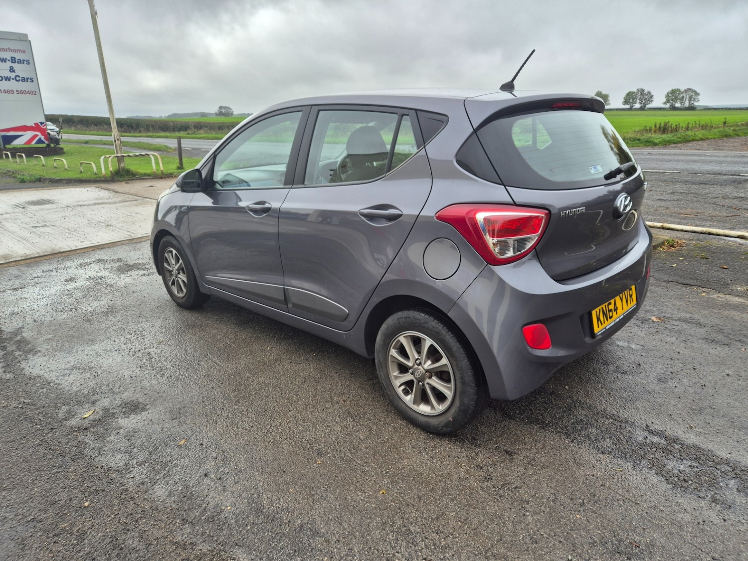 Used Hyundai i10 2014 for sale - 76319373: Photo 6