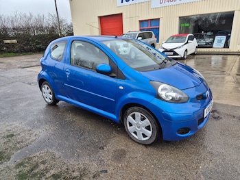 Used Toyota AYGO 2010 for sale - 77529808: Photo