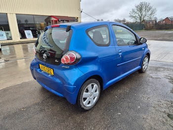Used Toyota AYGO 2010 for sale - 77529808: Photo