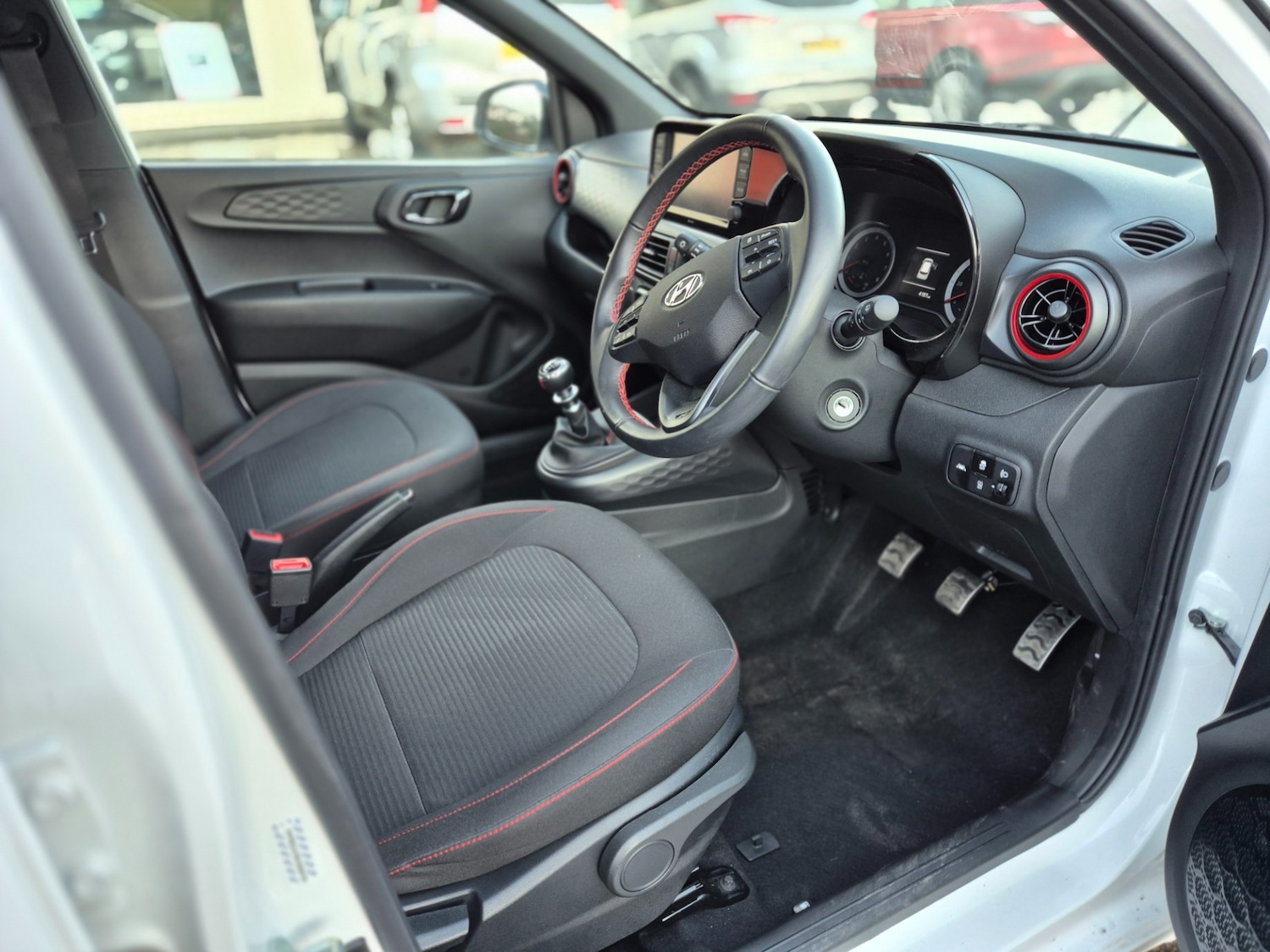 Used Hyundai i10 2023 for sale - 76692837: Photo 8