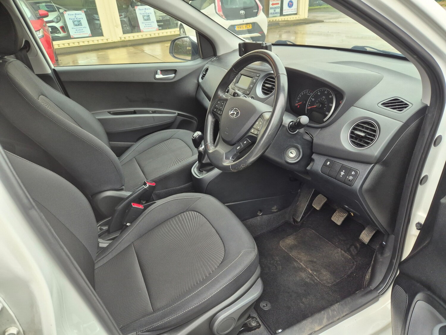 Used Hyundai i10 2017 for sale - 77500697: Photo 8