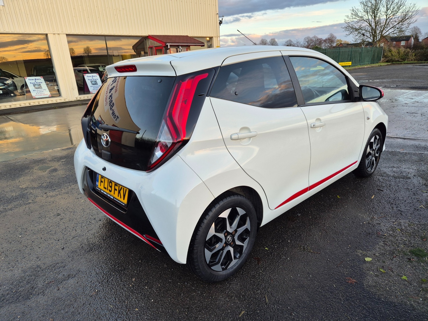 Used Toyota AYGO 2019 for sale - 76736022: Photo 2
