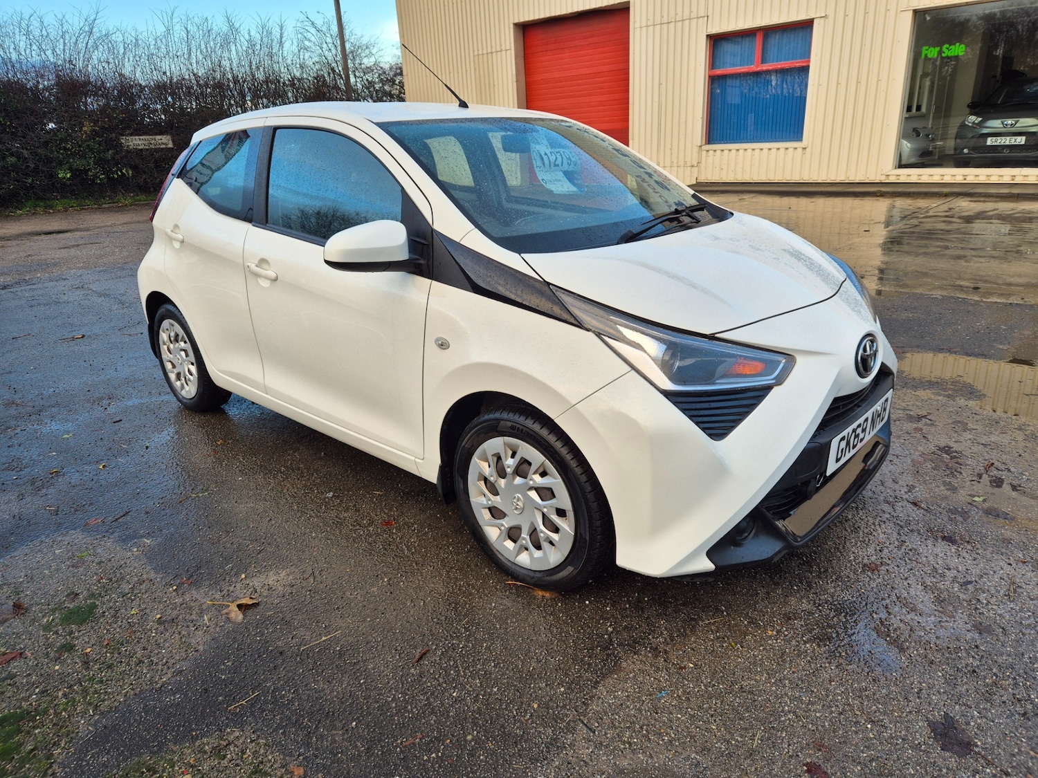 Used Toyota AYGO 2019 for sale - 76692685: Photo 2