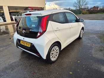 Used Toyota AYGO 2019 for sale - 76692685: Photo