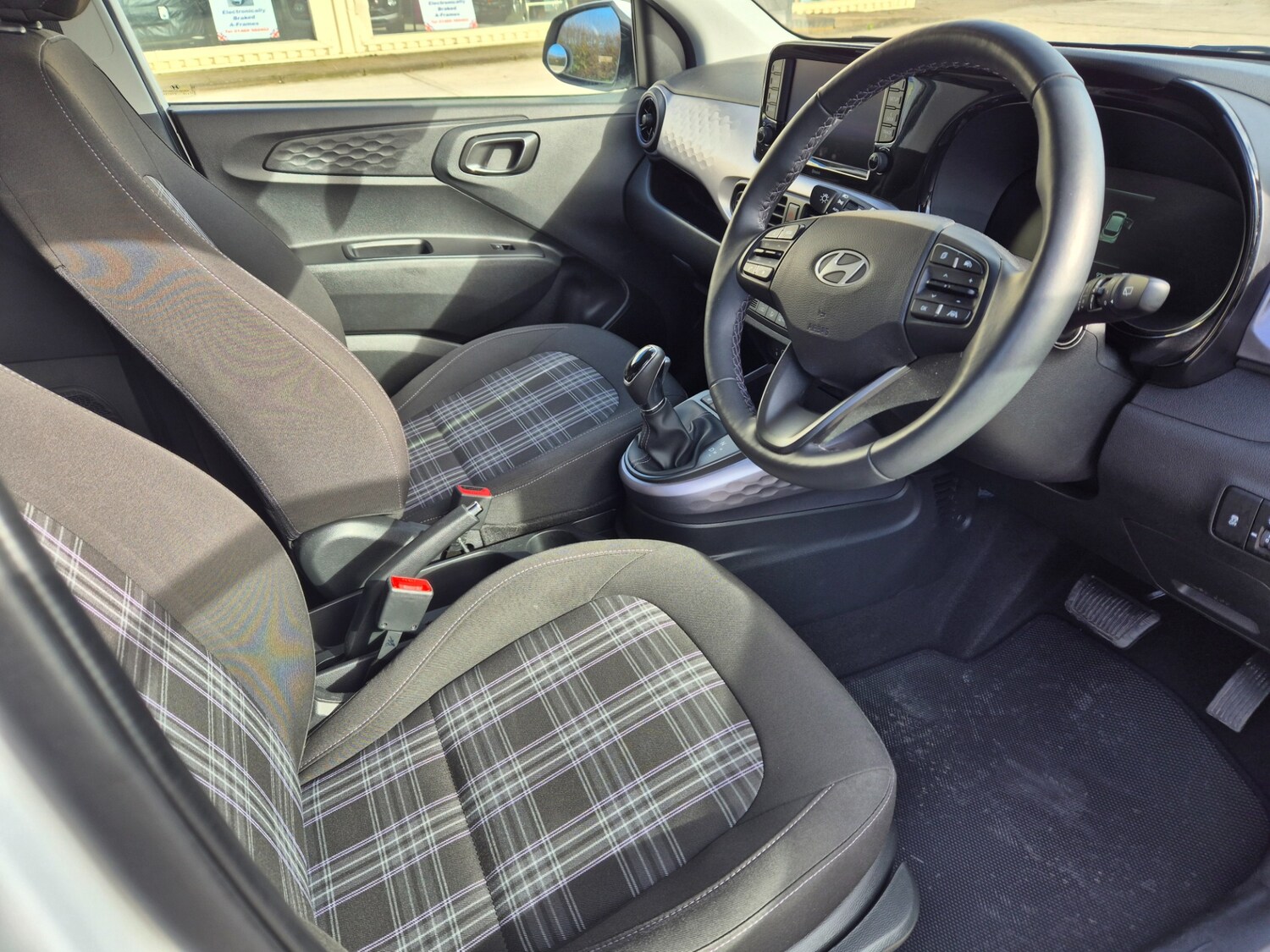 Used Hyundai i10 2024 for sale - 77727085: Photo 9