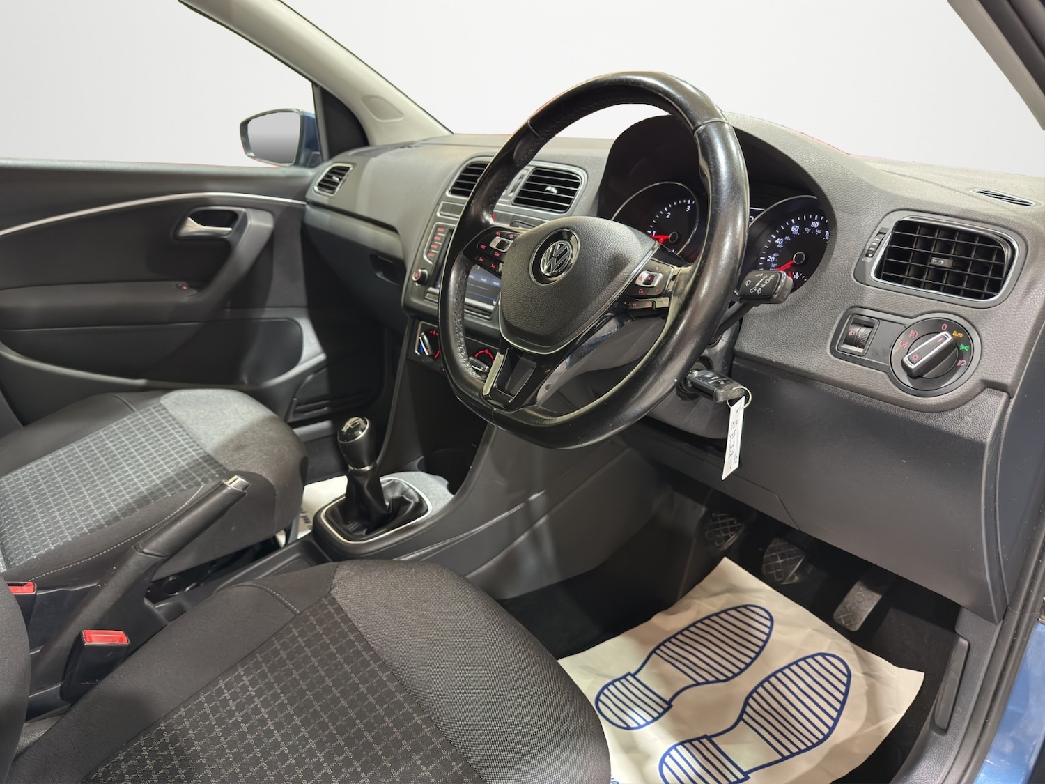 Used Volkswagen Polo 2017 for sale - 76579919: Photo 4