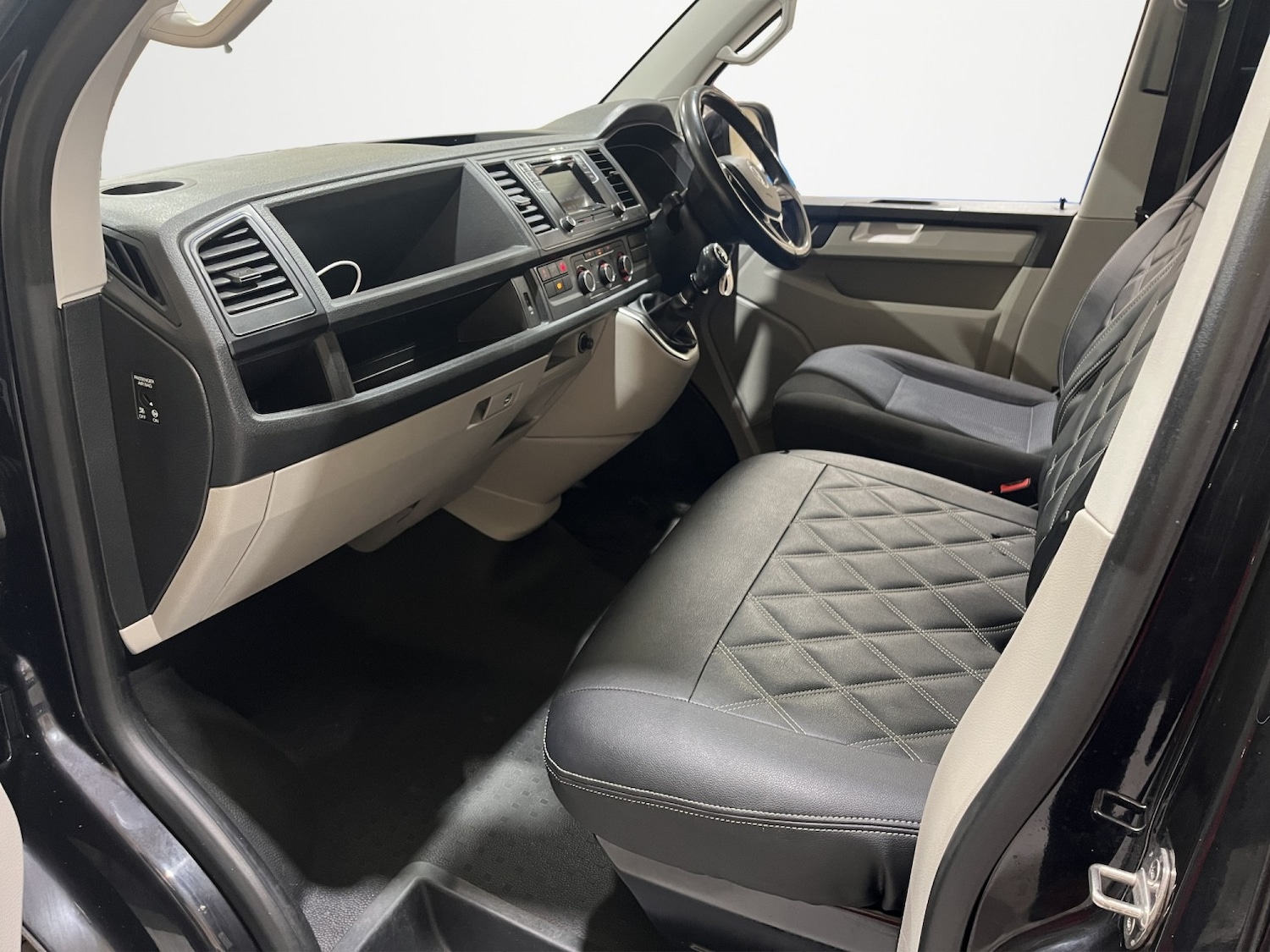 Used Volkswagen Transporter 2018 for sale - 77189288: Photo 16