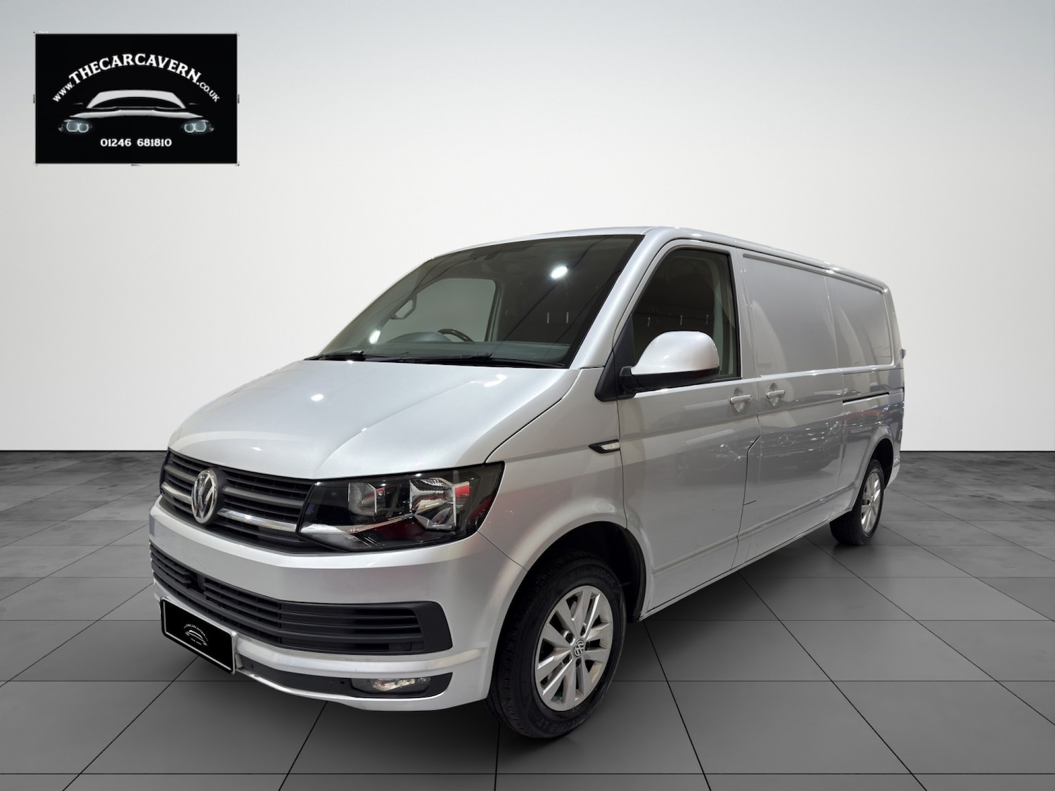 Used Volkswagen Transporter 2017 for sale - 76951115: Photo 1