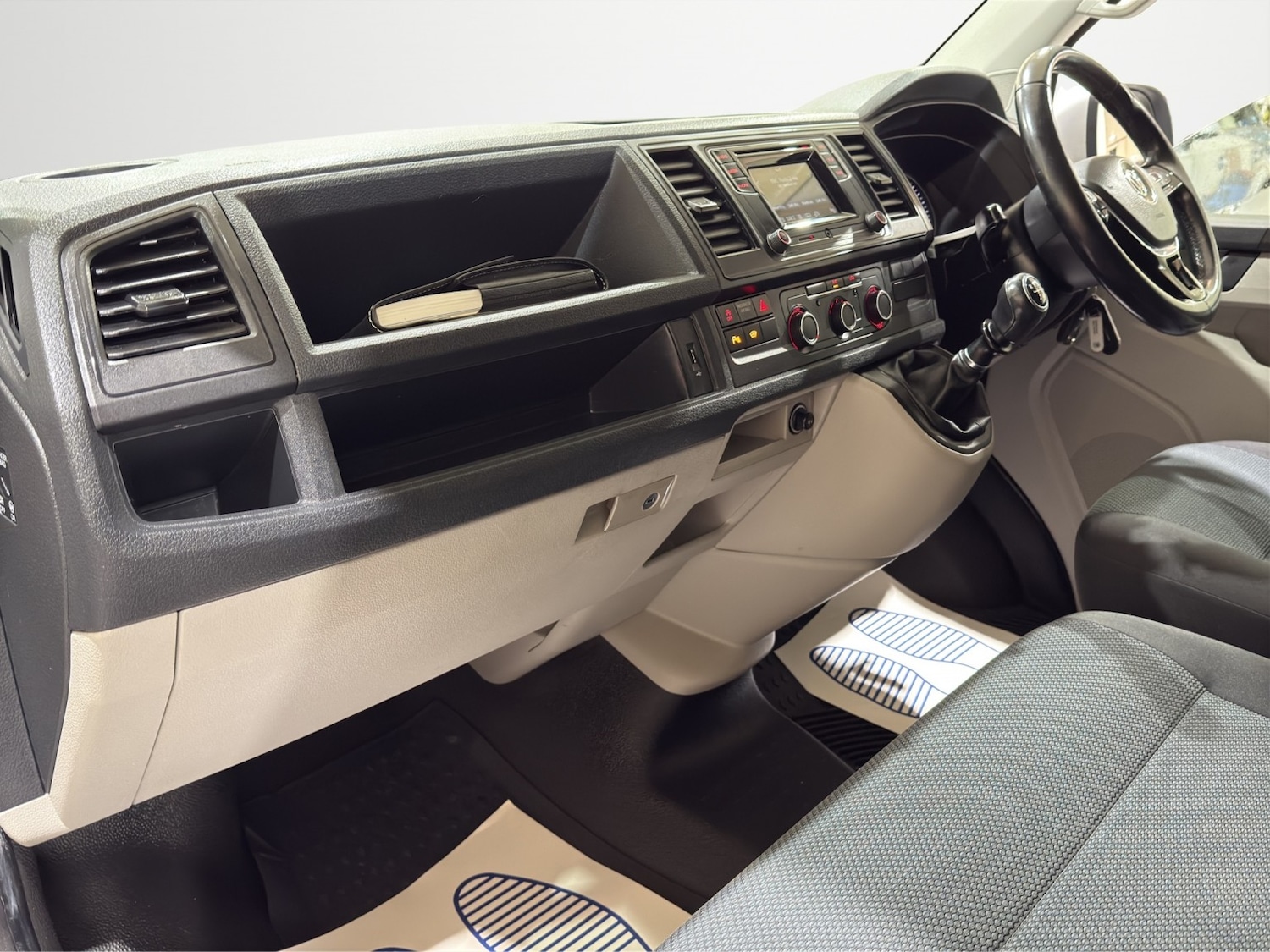 Used Volkswagen Transporter 2017 for sale - 76951115: Photo 23