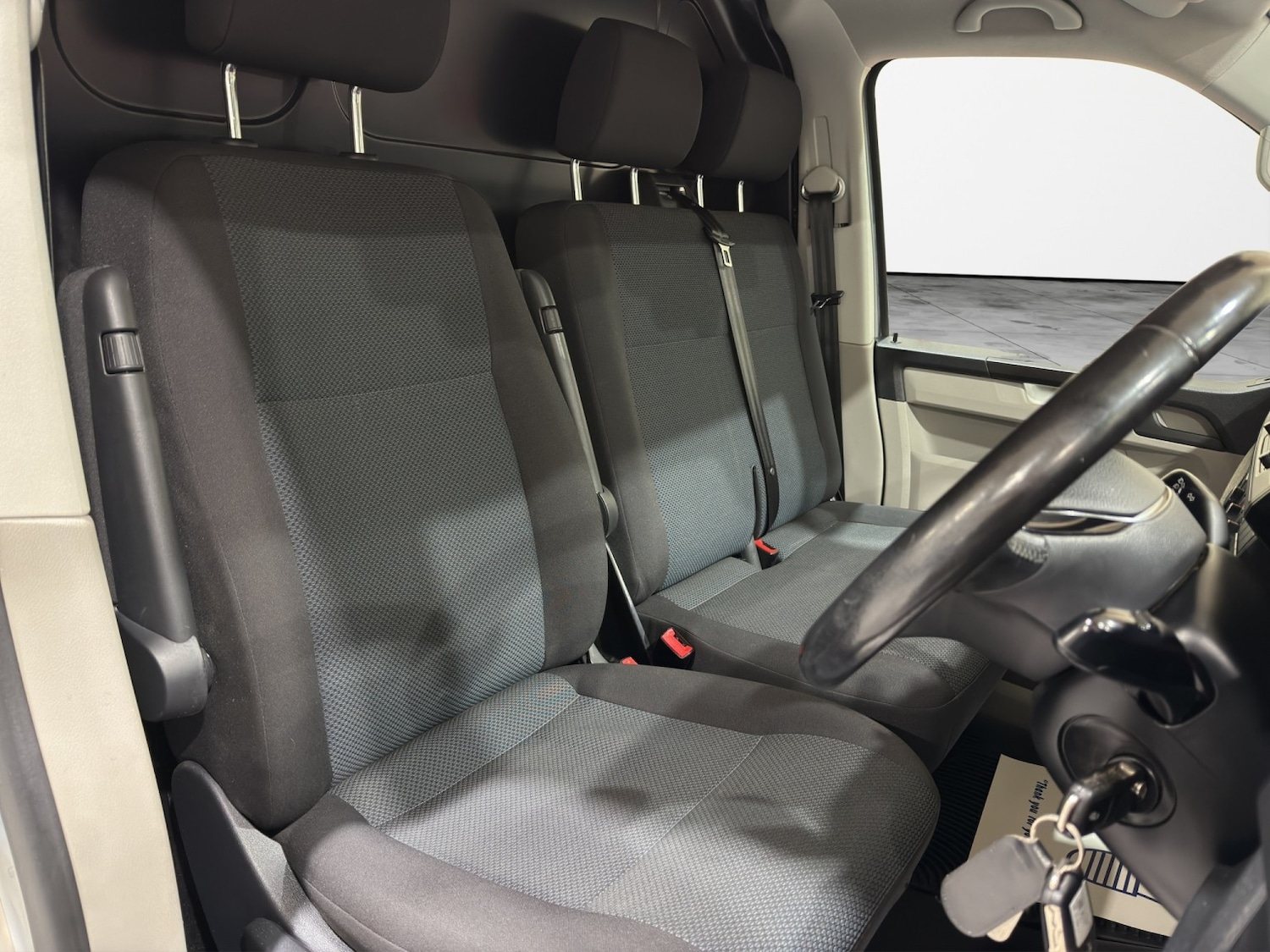 Used Volkswagen Transporter 2017 for sale - 76951115: Photo 5