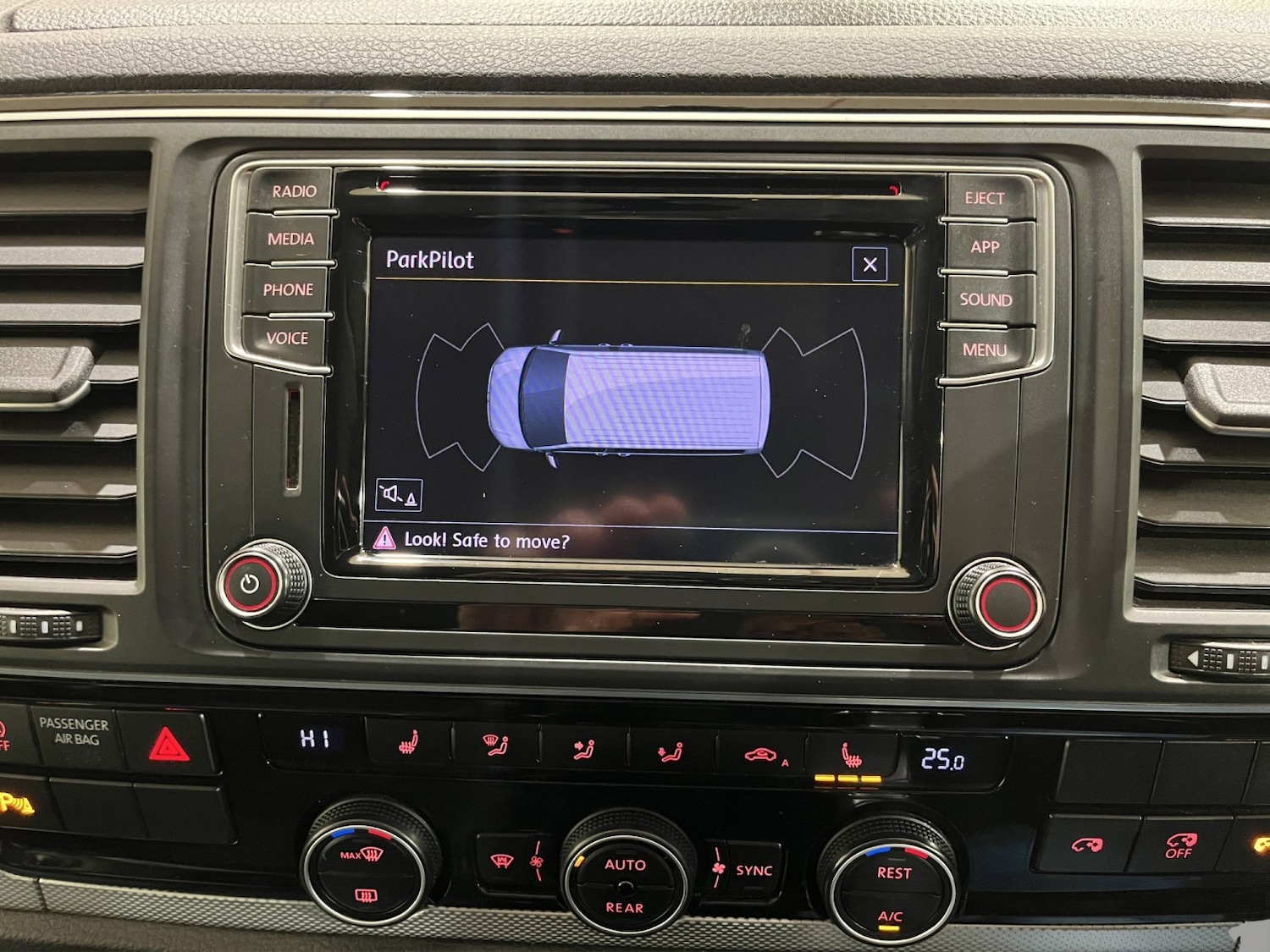 Used Volkswagen Caravelle 2019 for sale - 77453139: Photo 14