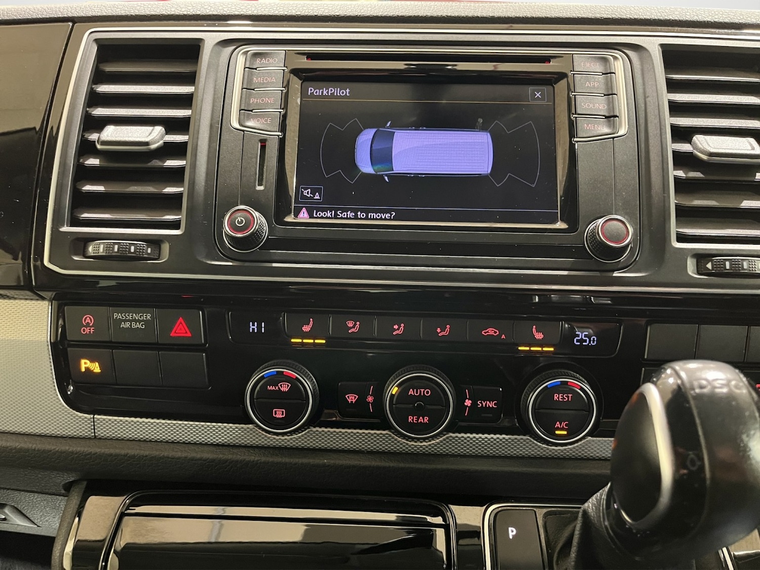 Used Volkswagen Caravelle 2019 for sale - 77453139: Photo 15