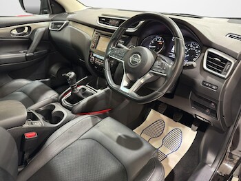 Used Nissan Qashqai 2017 for sale - 76252493: Photo