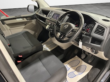 Used Volkswagen Transporter 2017 for sale - 77906590: Photo