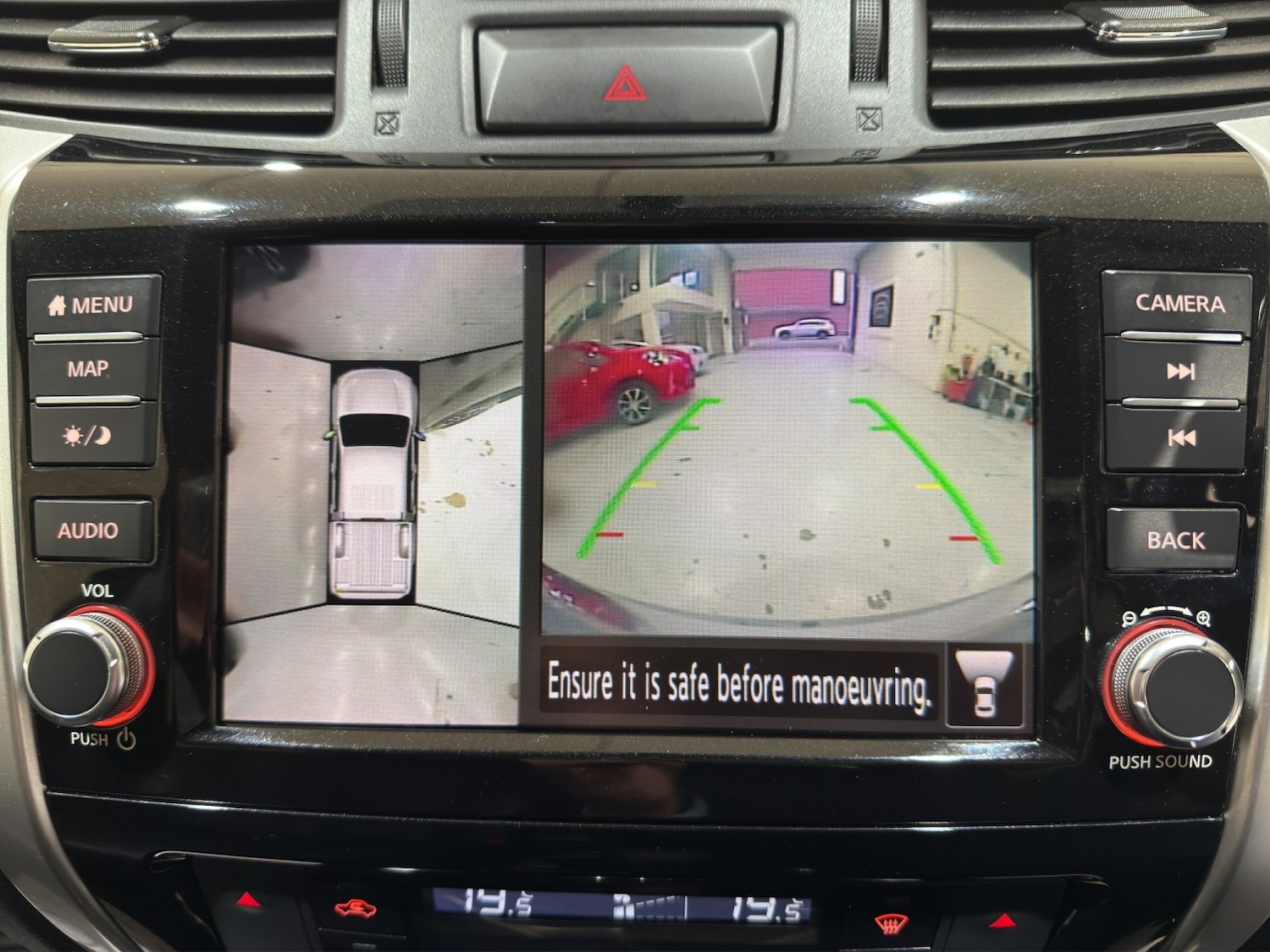 Used Nissan Navara 2021 for sale - 76904692: Photo 9