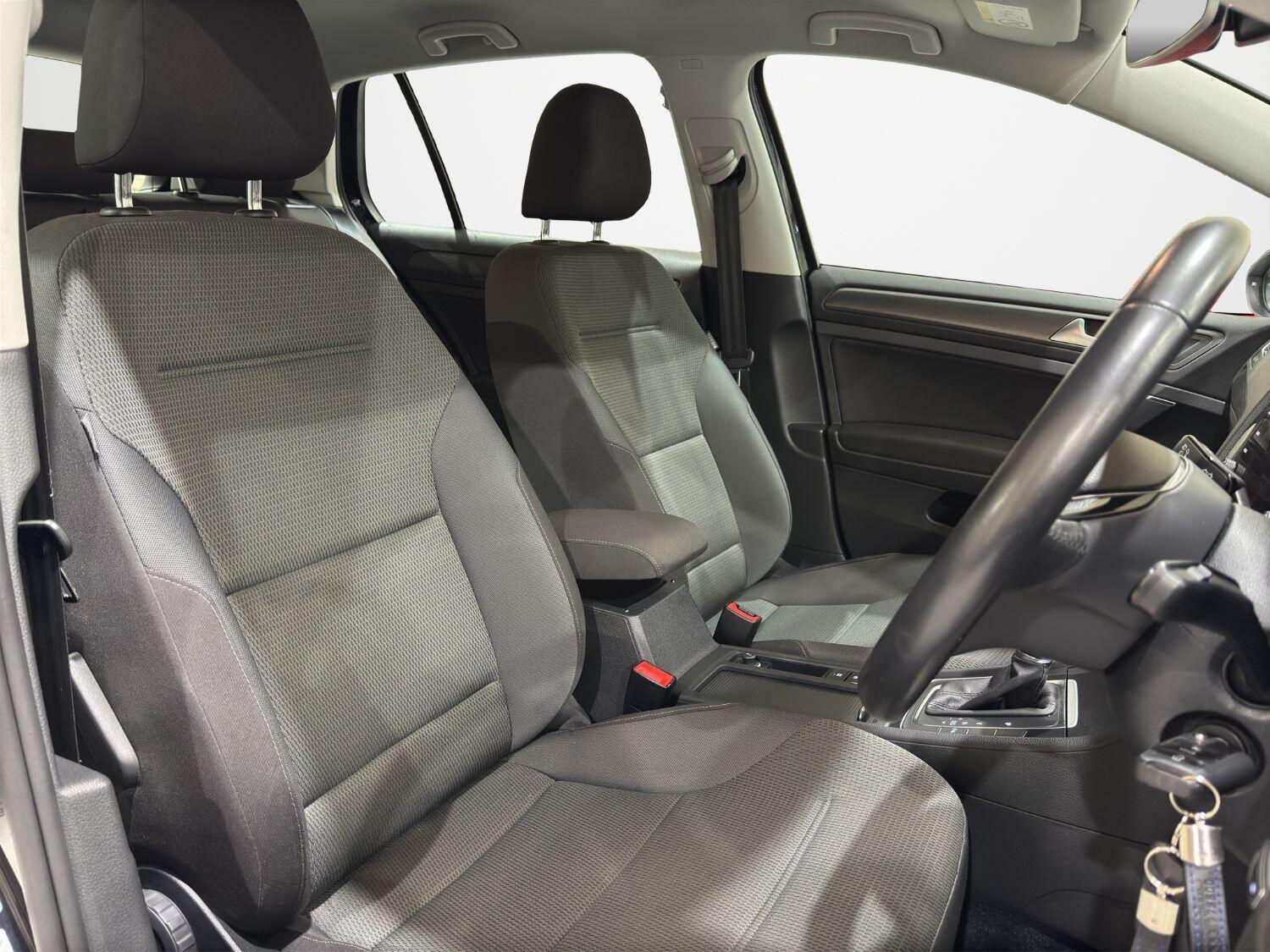 Used Volkswagen Golf 2018 for sale - 76252481: Photo 5