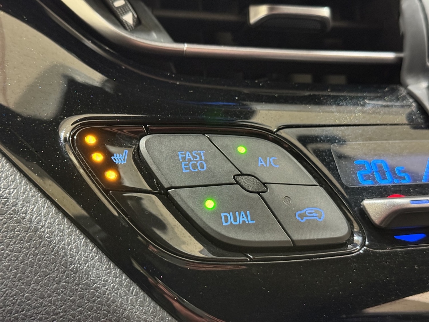 Used Toyota C-HR 2018 for sale - 76407519: Photo 12