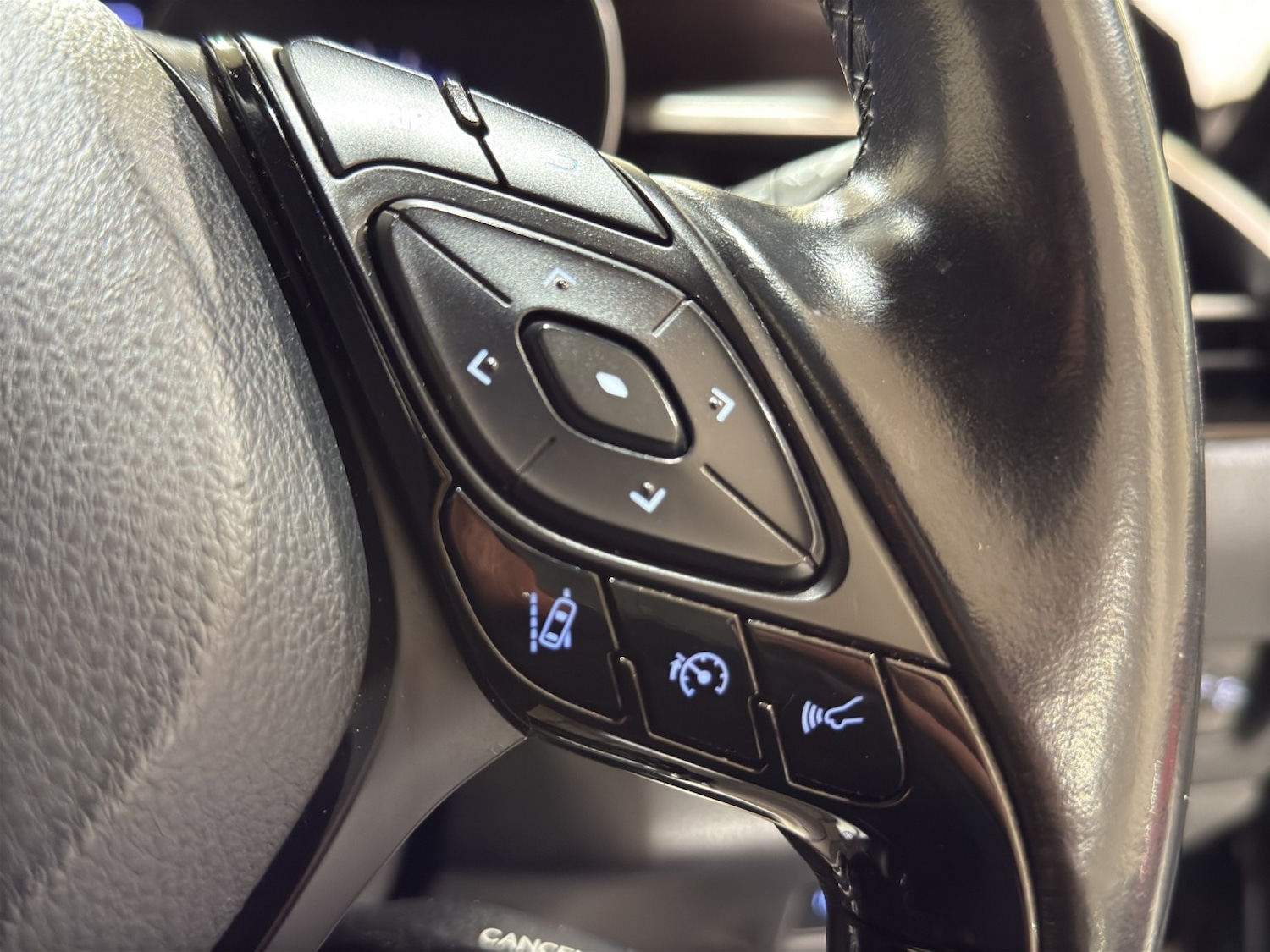 Used Toyota C-HR 2018 for sale - 76407519: Photo 21