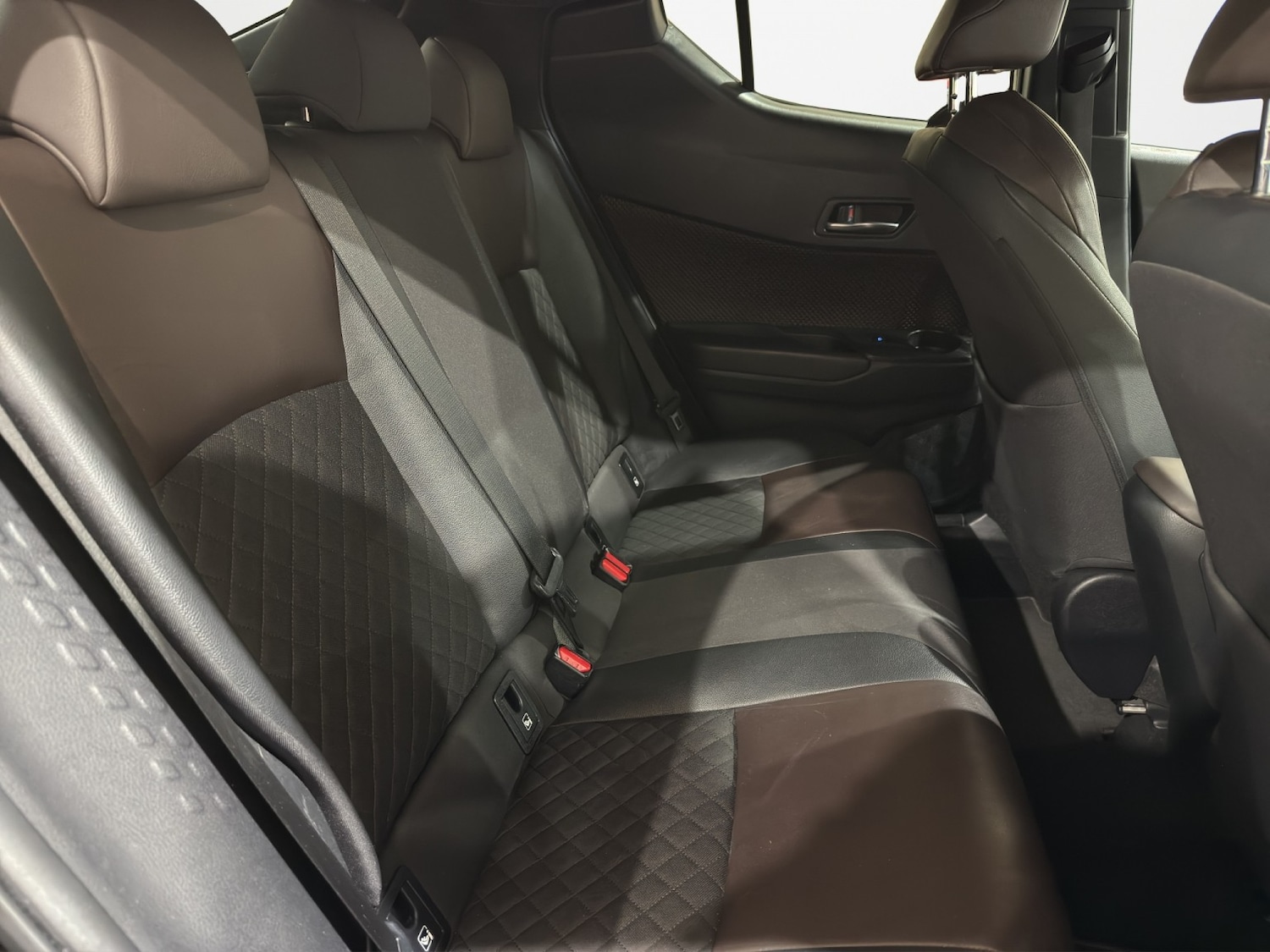 Used Toyota C-HR 2018 for sale - 76407519: Photo 23