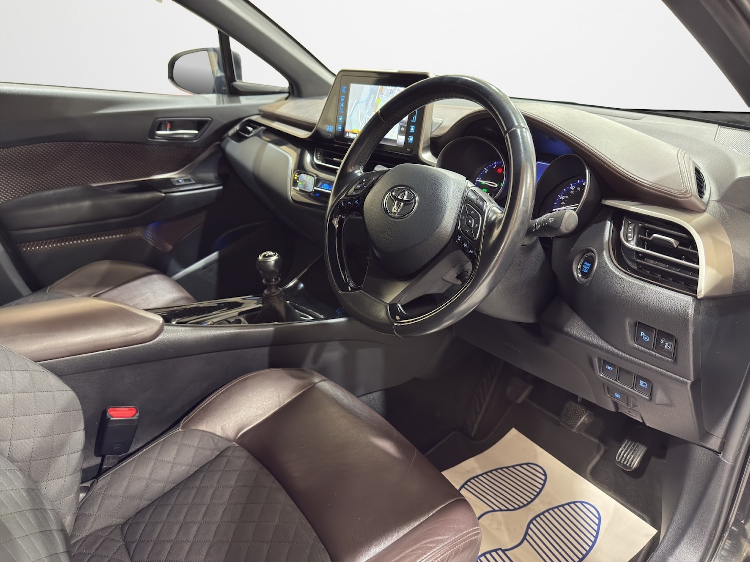 Used Toyota C-HR 2018 for sale - 76407519: Photo 4