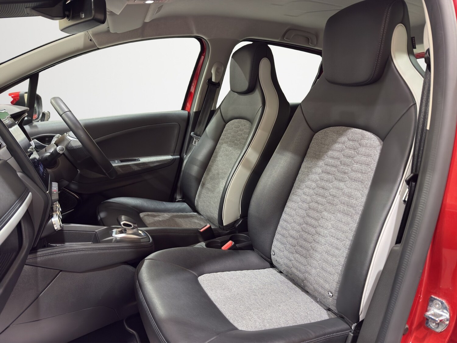 Used Renault Zoe 2020 for sale - 77572901: Photo 20